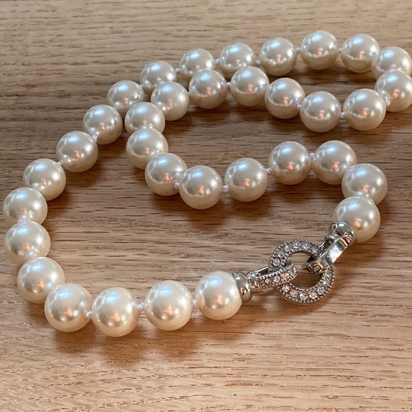 Jewelry - Pearl Choker